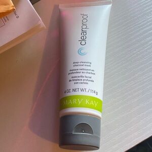 Mary Kay Clearproof Charcoal Mask - White and Green